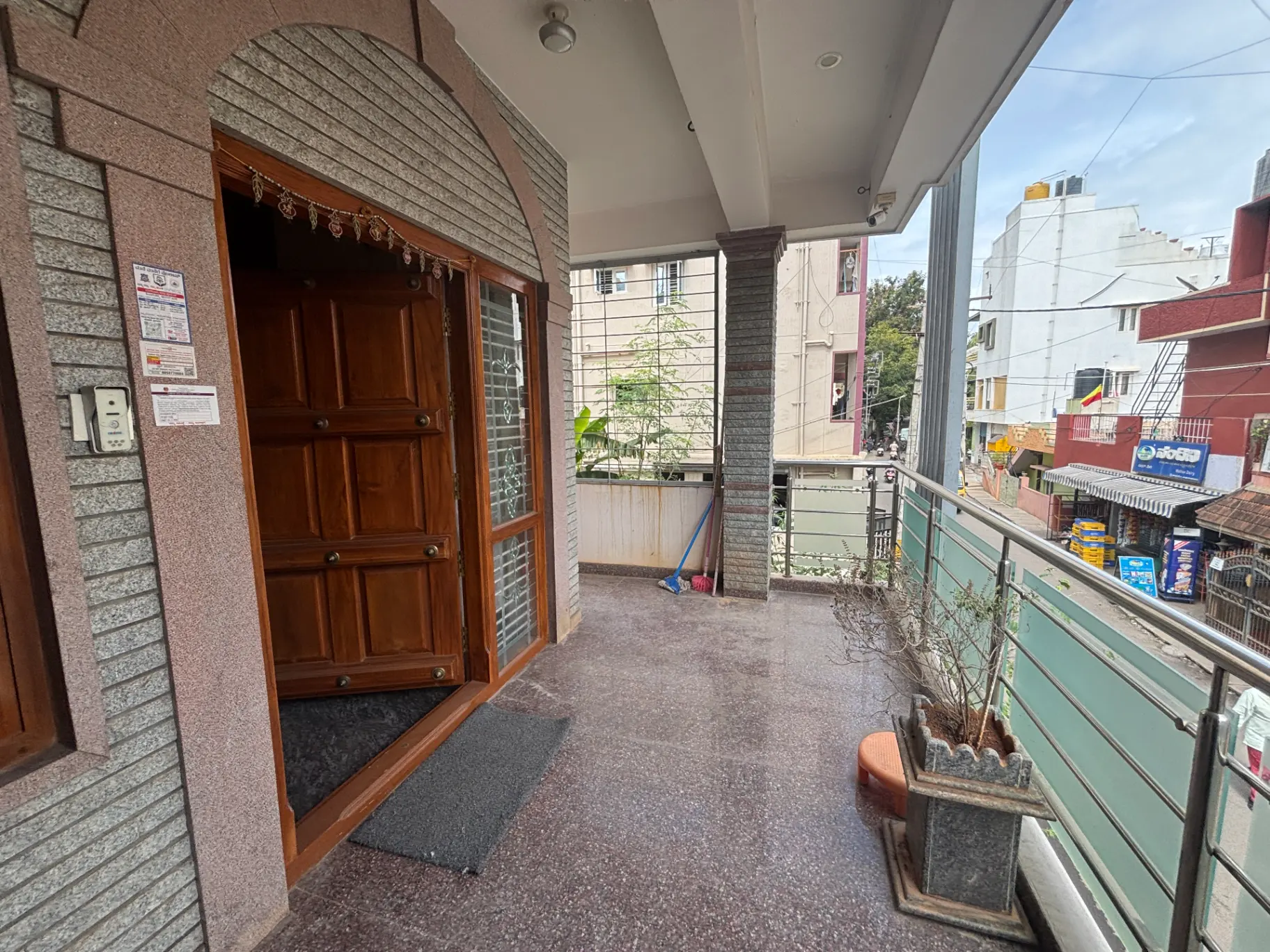Spacious 5 BHK Duplex East-Facing Builder Floor in Vidyaranayapuram - Image 1