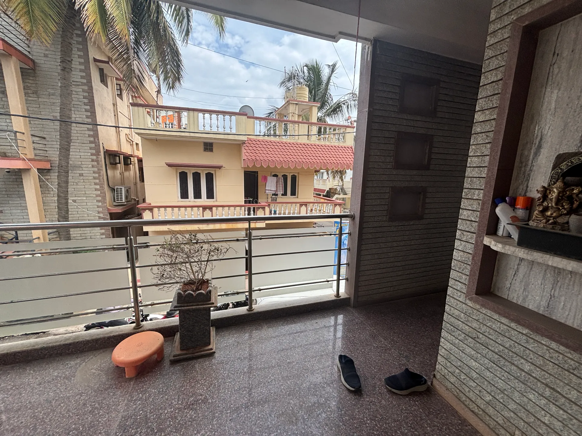Spacious 5 BHK Duplex East-Facing Builder Floor in Vidyaranayapuram - Image 3