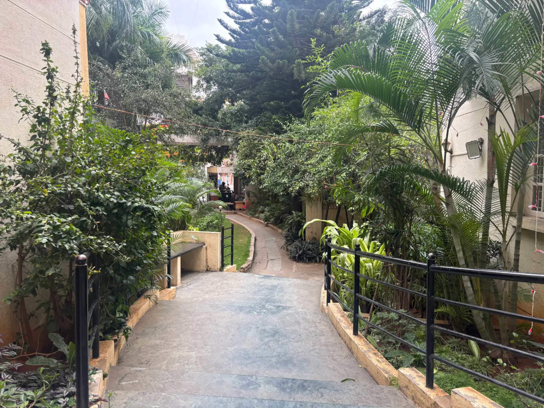 3-BHK Spacious Flat for Sale in Vijaya Bank Layout - Bannerghatta Road - Image 1