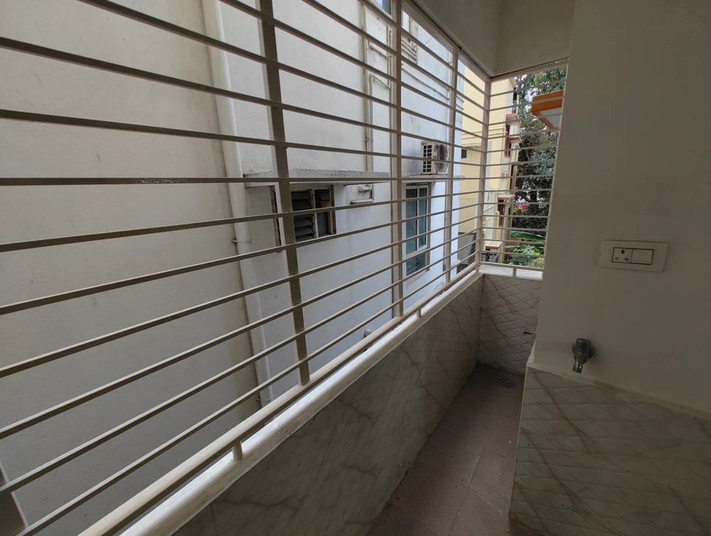 Spacious 4BHK North-Facing Flat for Rent in Jayanagar 1st Block - Image 5