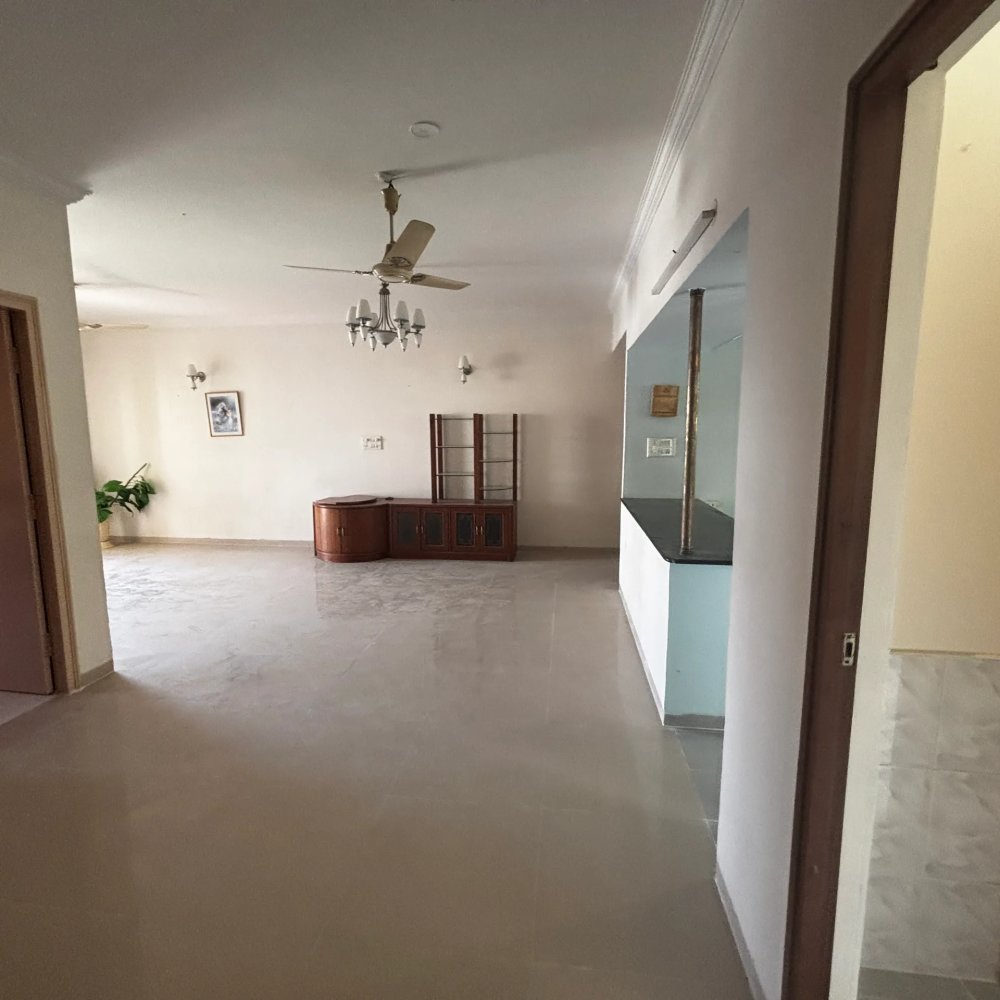 3 BHK Flat for Sale in Mantri Paradise, Bannerghatta Road, Arakere Gate [Pink Line Metro Access] - Image 3