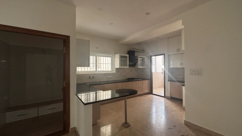 Premium 3 BHK Flat for Rent in Jayanagar - Prime Location [Veg Only] - Image 2