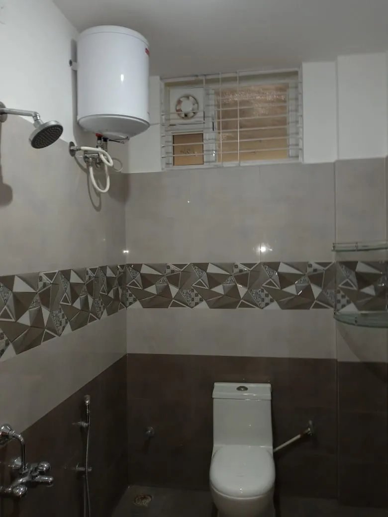 Spacious 2 BHK East Facing Builder Floor for rent in Nagarabhavi - Image 4
