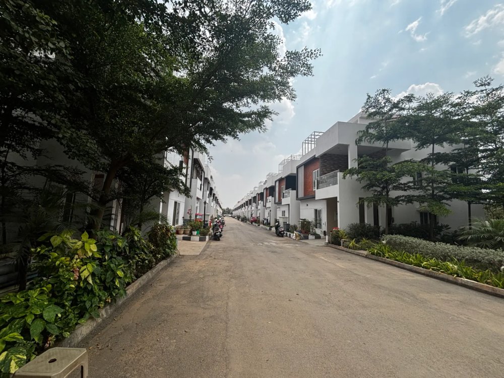 Elegant 5 BHK Duplex Villa for Rent in Whitefield, Bengaluru - Gated Community Villa - Image 1