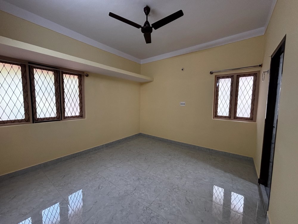 3 BHK Semi-Furnished House for Rent in ISRO Layout, Bengaluru - Vaastu Compliant & Prime Location - Image 4