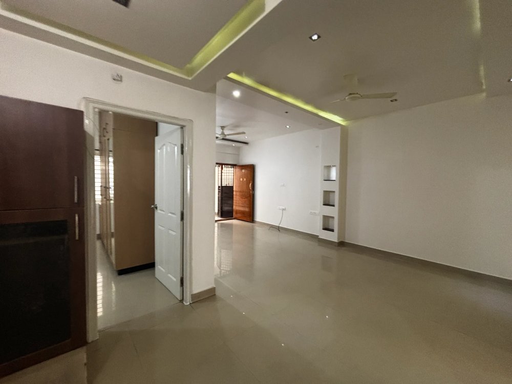 2 BHK Flat for Sale in Vijaya Bank Layout, Bannerghatta Road - West Facing - Image 2
