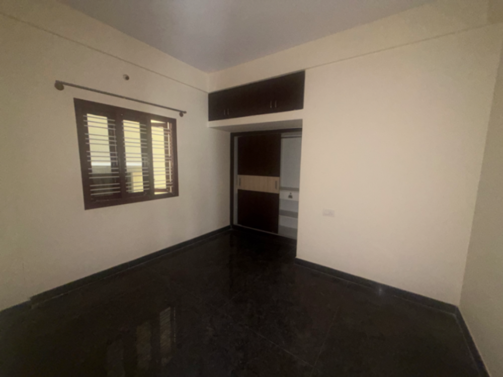 Spacious 2BHK East Facing Flat in Srinagar - Image 3