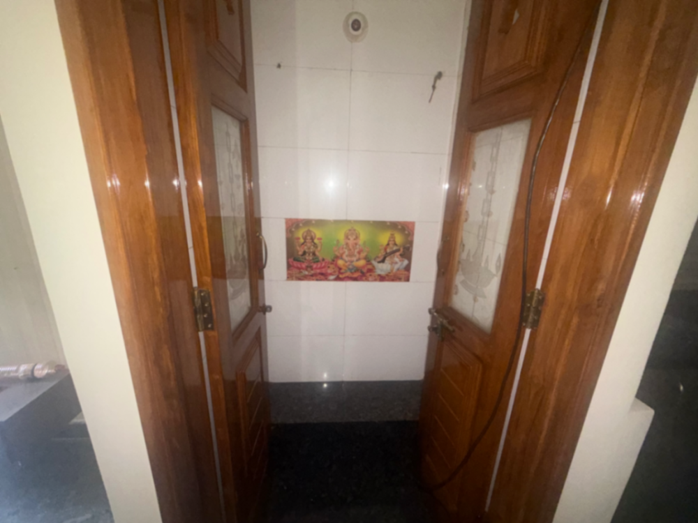 Spacious 2BHK East Facing Flat in Srinagar - Image 4