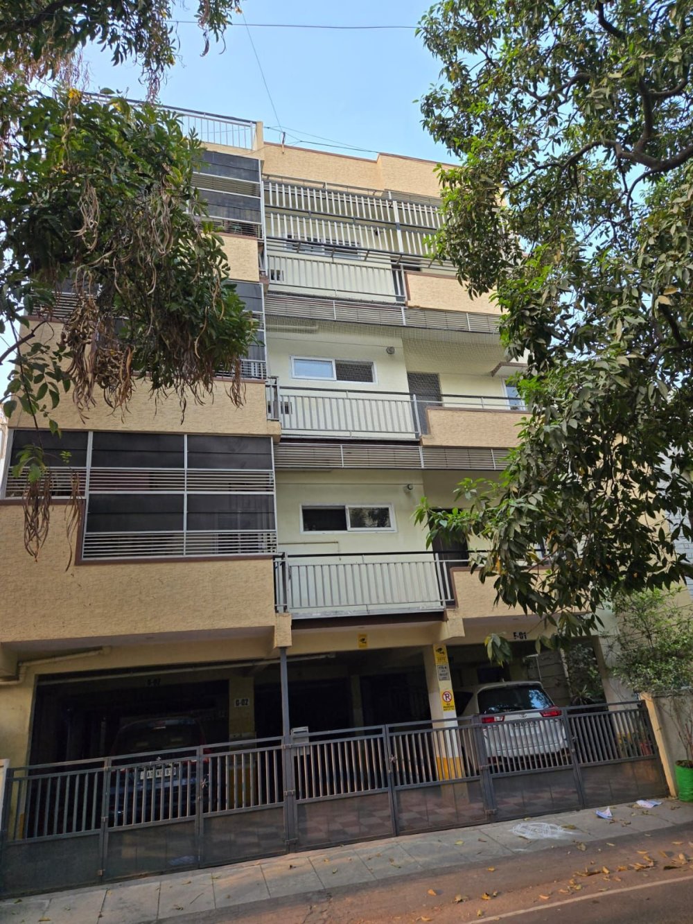 3 BHK Semi-Furnished Flat for Sale in Rajajinagar, Bangalore - Vaastu Compliant & Prime Location
