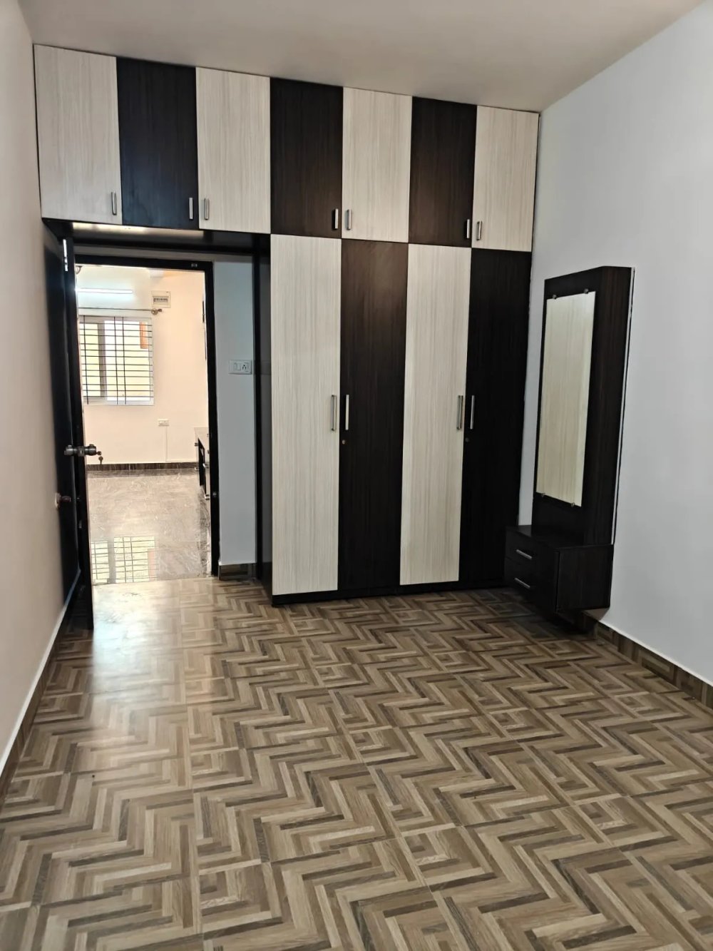 3 BHK East-Facing Flat for sale in Rajajinagar (Looking for Vegetarians only) - Image 2