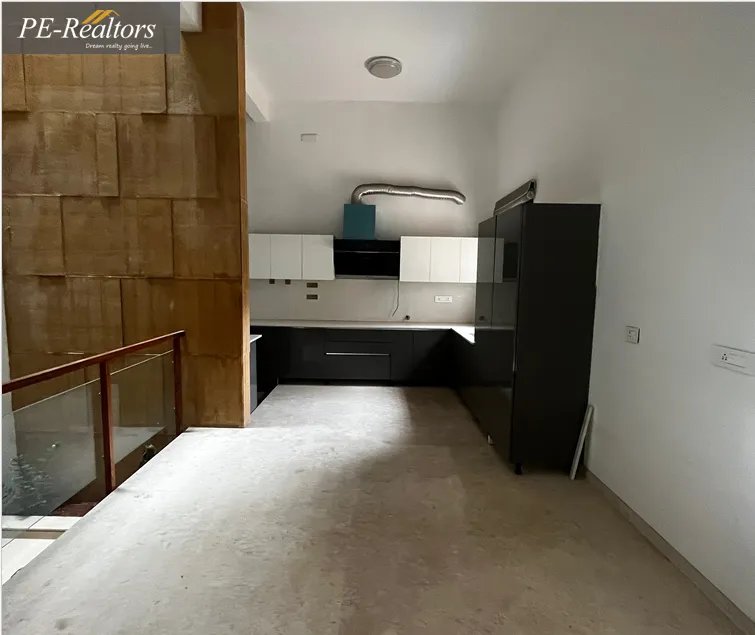 Spacious 5 BHK East-Facing corner  House in JP Nagar - Image 5