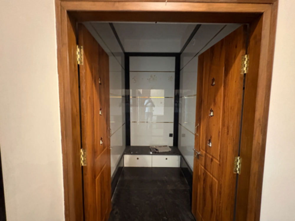 East-Facing 3 BHK Luxury Flat for Rent  - Image 1