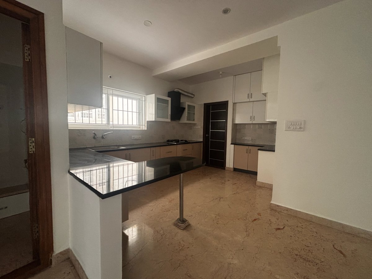 Premium 3 BHK Flat for Rent in Jayanagar - Prime Location [Veg Only] - Image 1