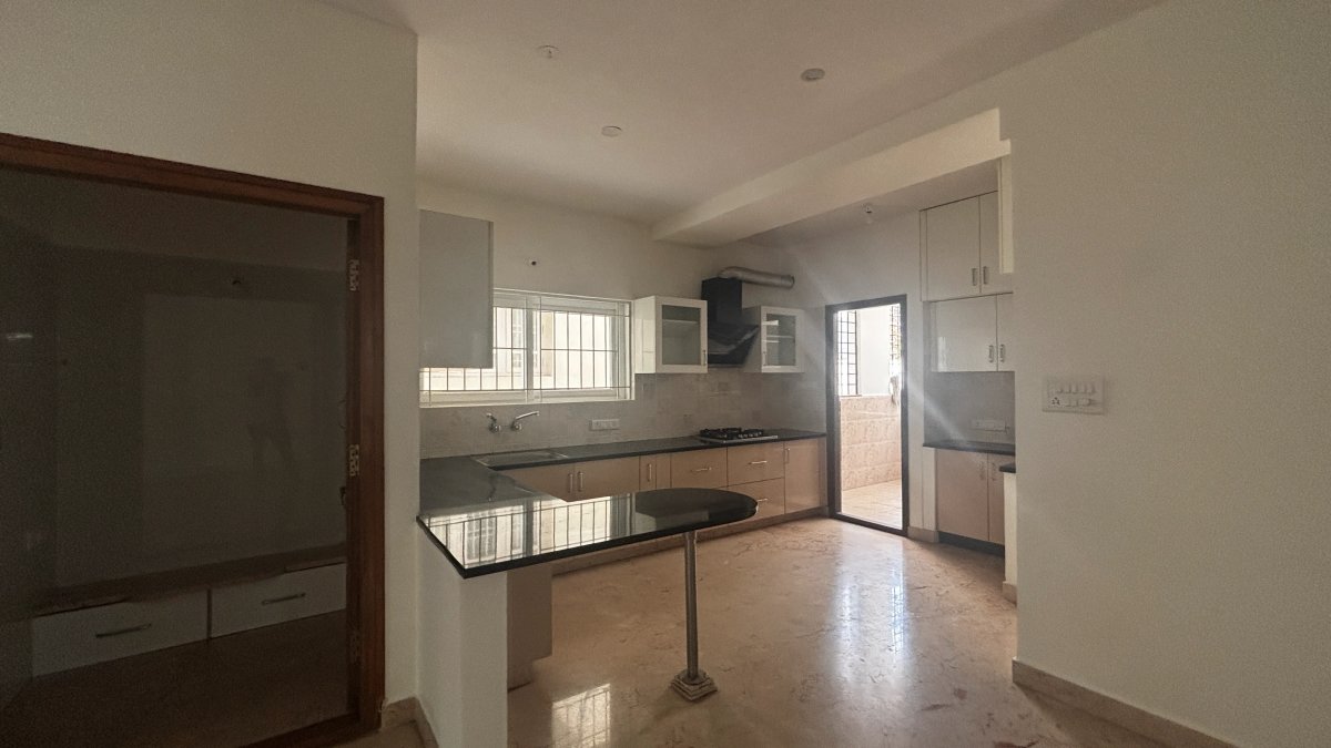 Premium 3 BHK Flat for Rent in Jayanagar - Prime Location [Veg Only] - Image 2