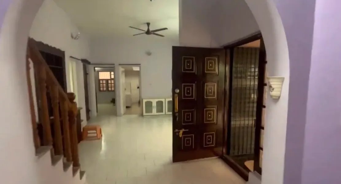 4BHK+2 BHK [2 Units] + One Room [Multiple units] Houses Built on 40x90 East-Facing site for Sale in Vijayanagar - Image 3