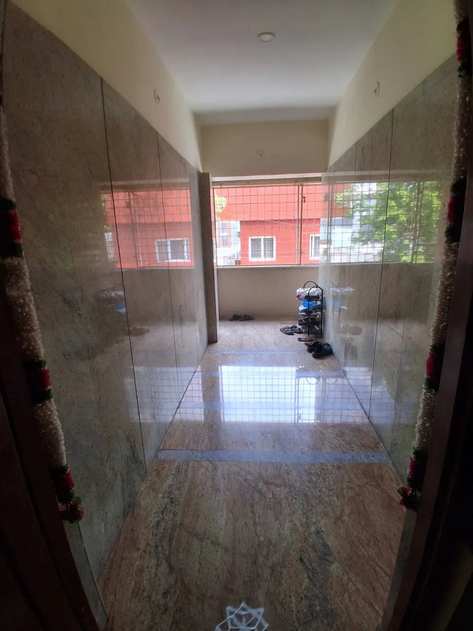 Spacious 3BHK Builder Floor in Vijayanagar - South Facing! - Image 4