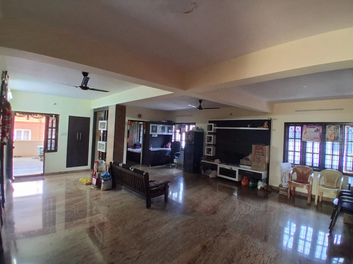 Spacious 3BHK Builder Floor in Vijayanagar - South Facing! - Featured Image