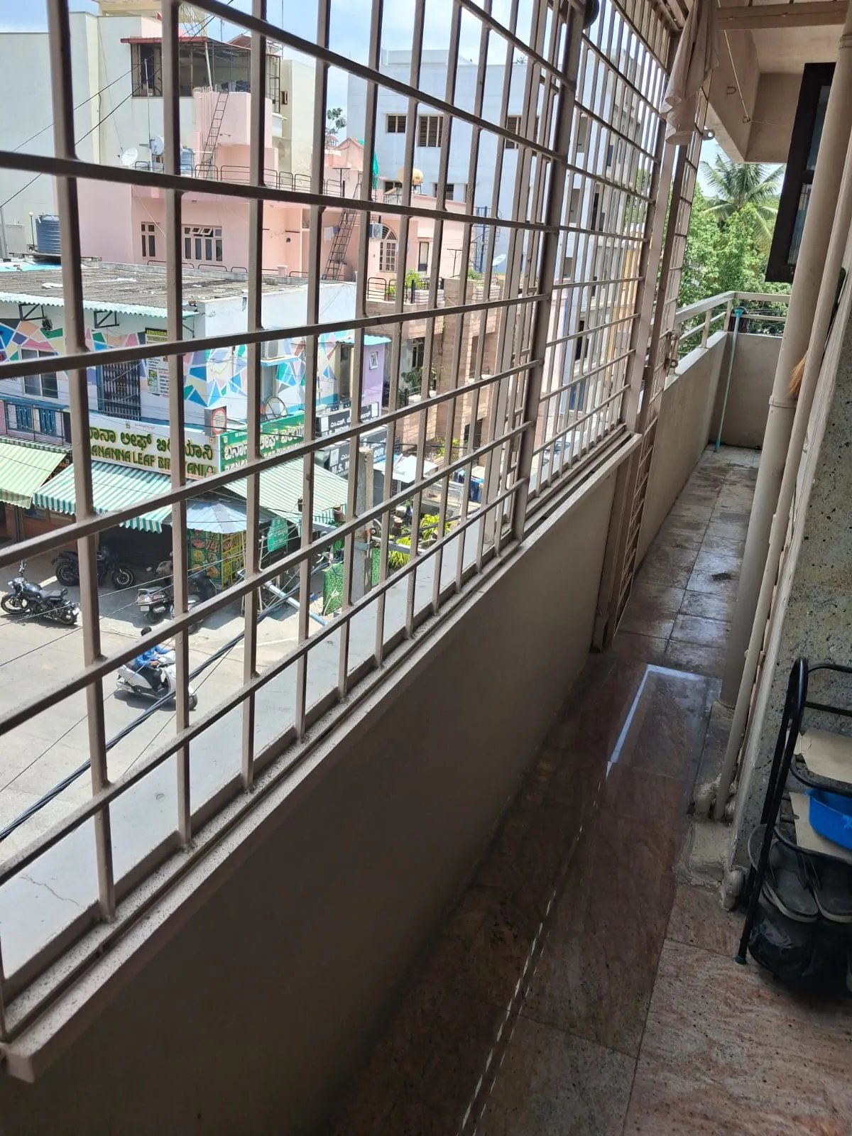Spacious 3BHK Builder Floor in Vijayanagar - South Facing! - Image 2