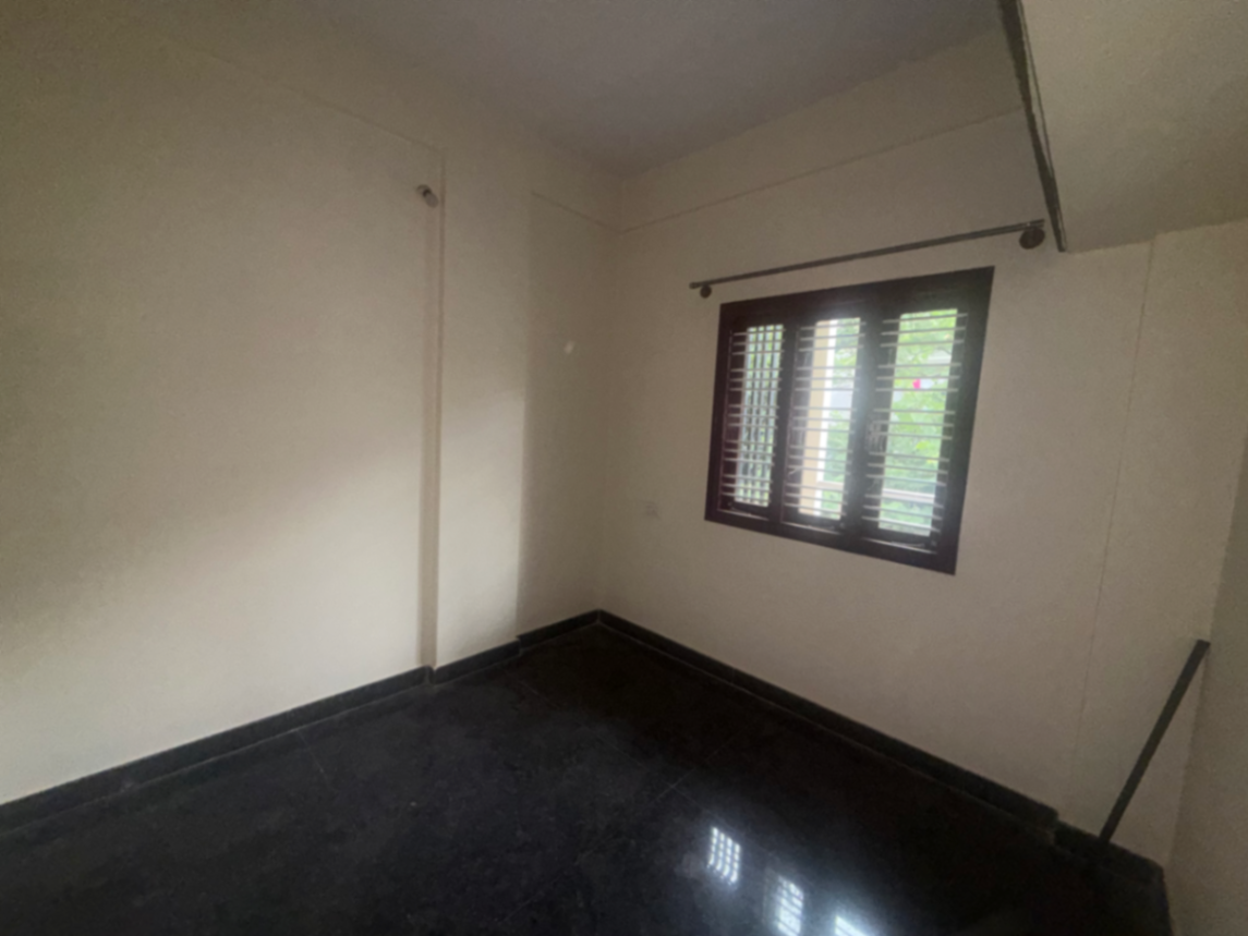 Spacious 2BHK East Facing Flat in Srinagar - Image 2