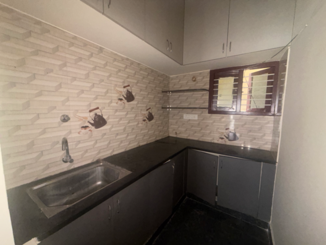 Spacious 2BHK East Facing Flat in Srinagar - Image 5