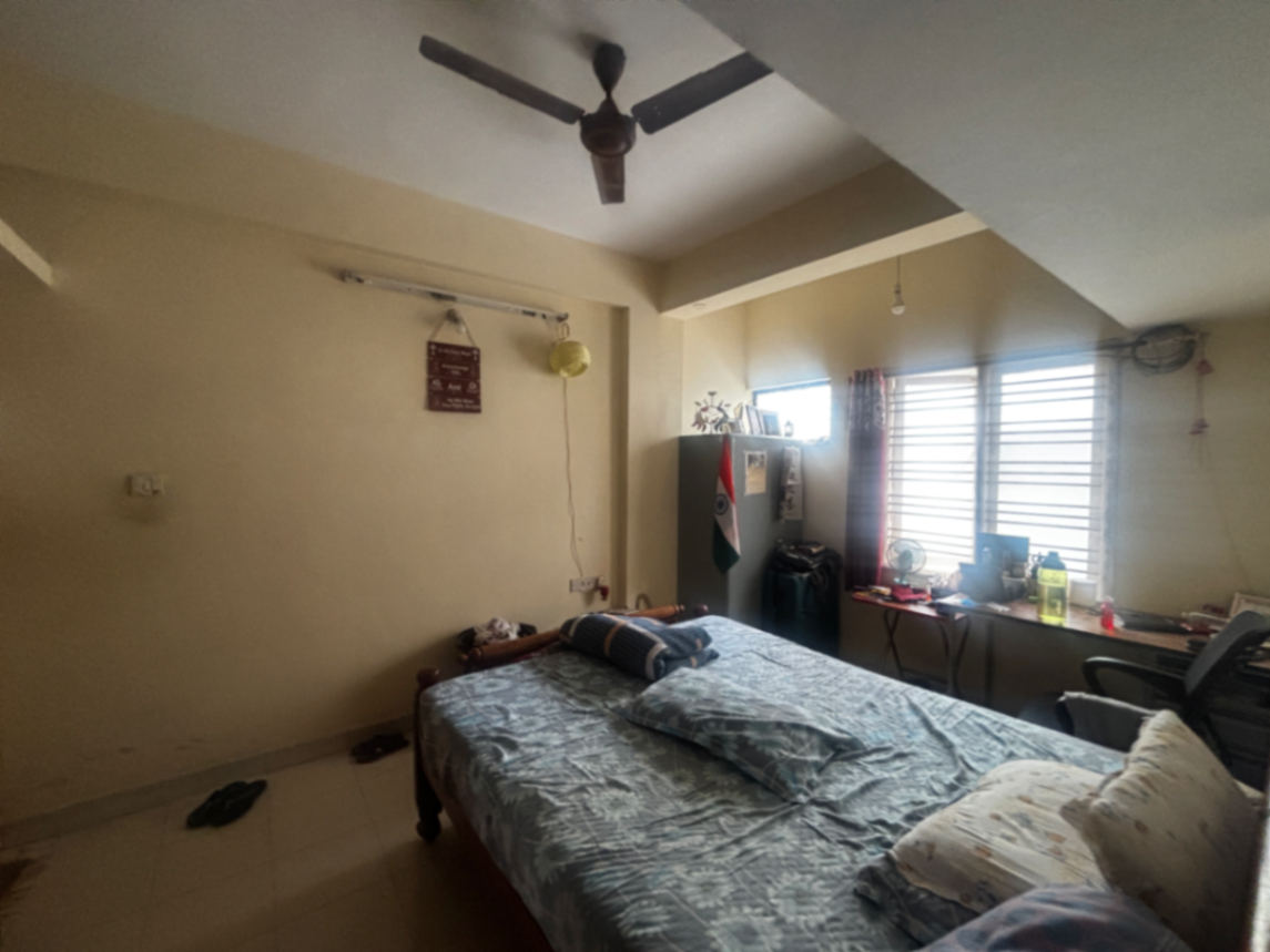 2BHK South-Facing Flat for Rent in Vijayanagar - Image 2
