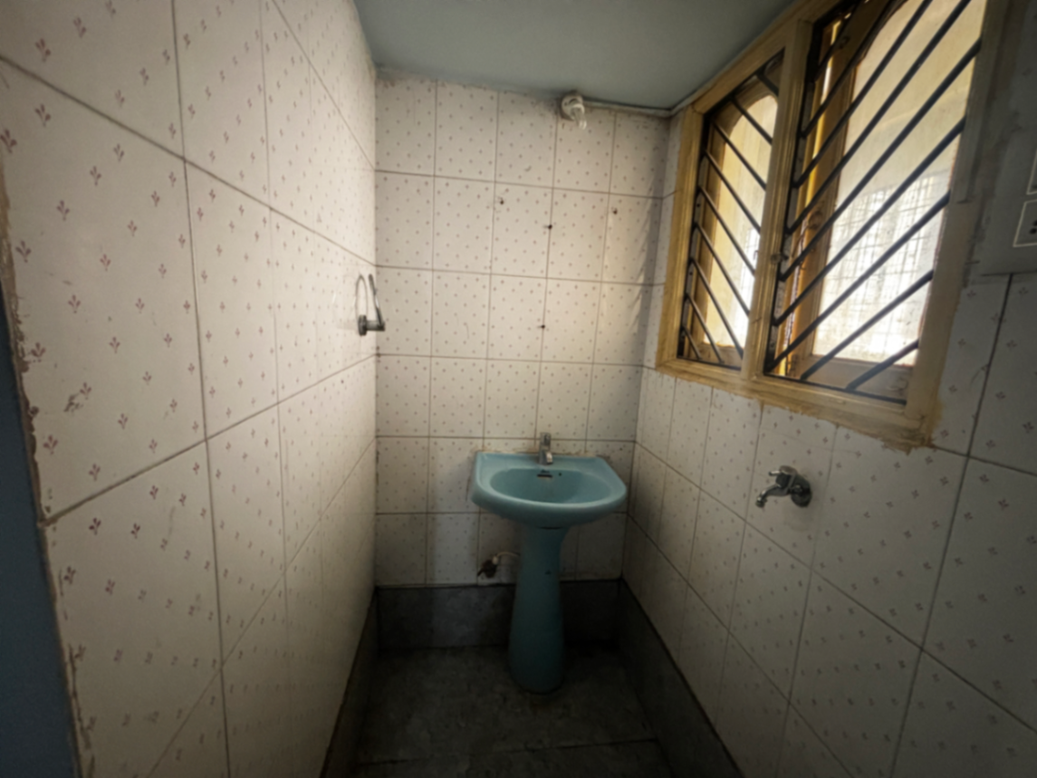Spacious 2BHK North-Facing House for RENT in Chandra Layout [Only for Vegetarians] - Image 4