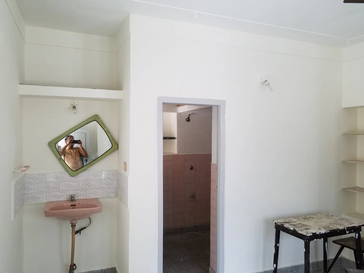 Old House West-Facing Site and Door for SALE in JP Nagar 4th Phase [BDA - 20x30] - Image 3