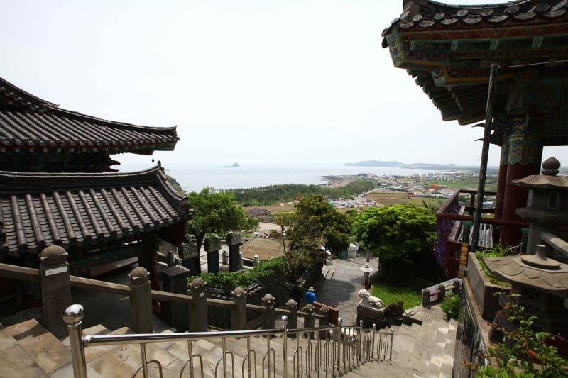 산방굴사