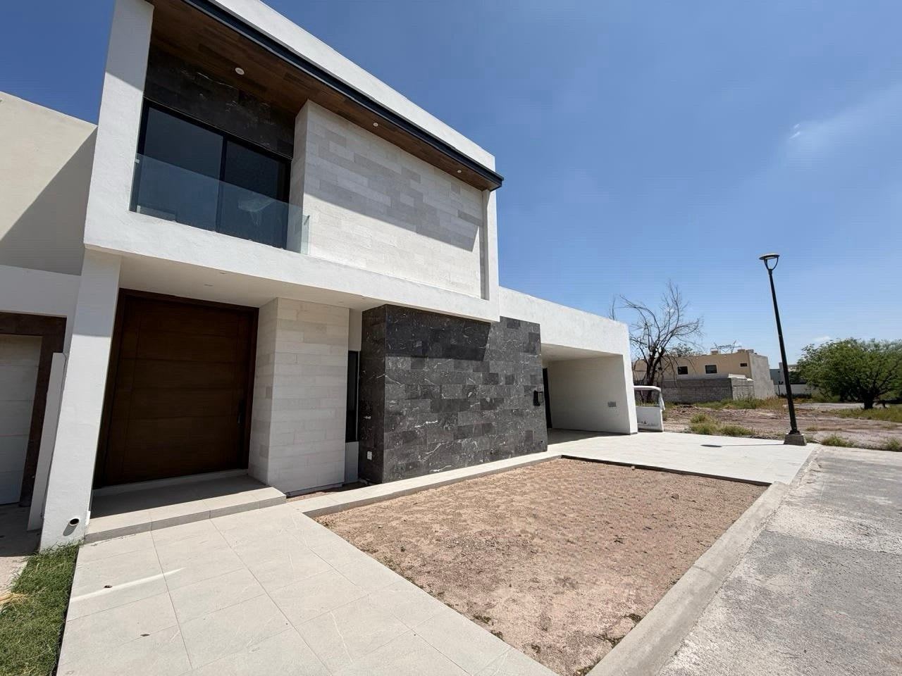 Casa en Venta en Las Trojes, Torreón: Espaciosa y Moderna