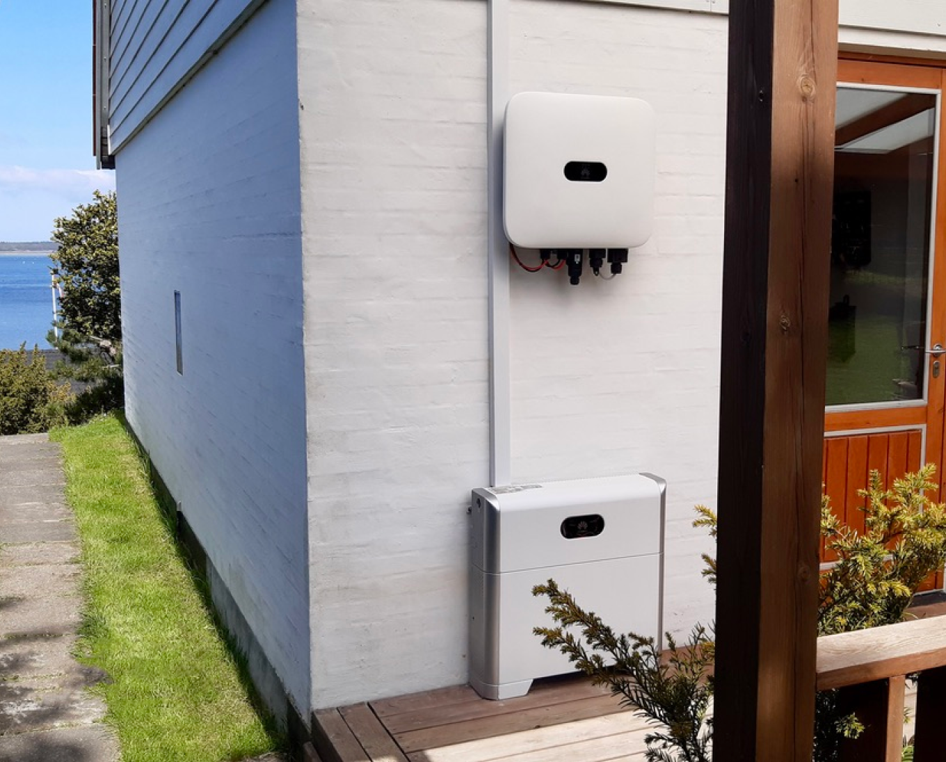 SolaX inverter og batteri installeret som én samlet energiløsning