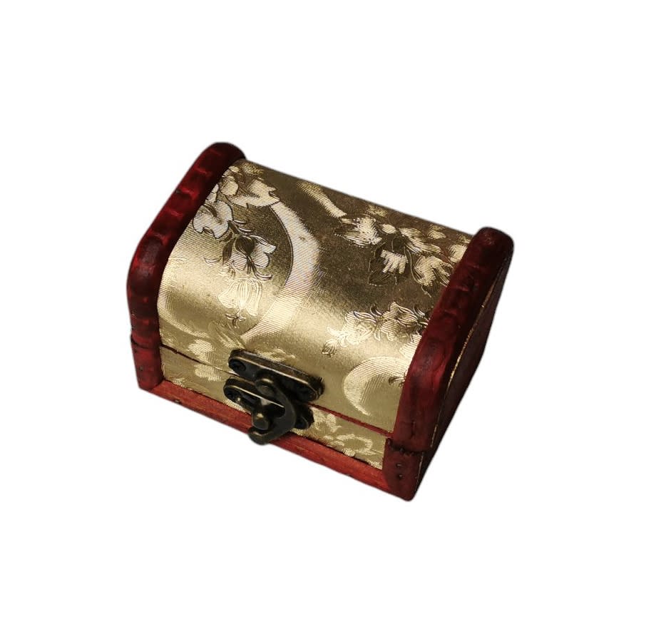 cutie-din-lemn-pentru-cadouri-tip-cufar-90x60x62mm-model-auriu19881.jpg