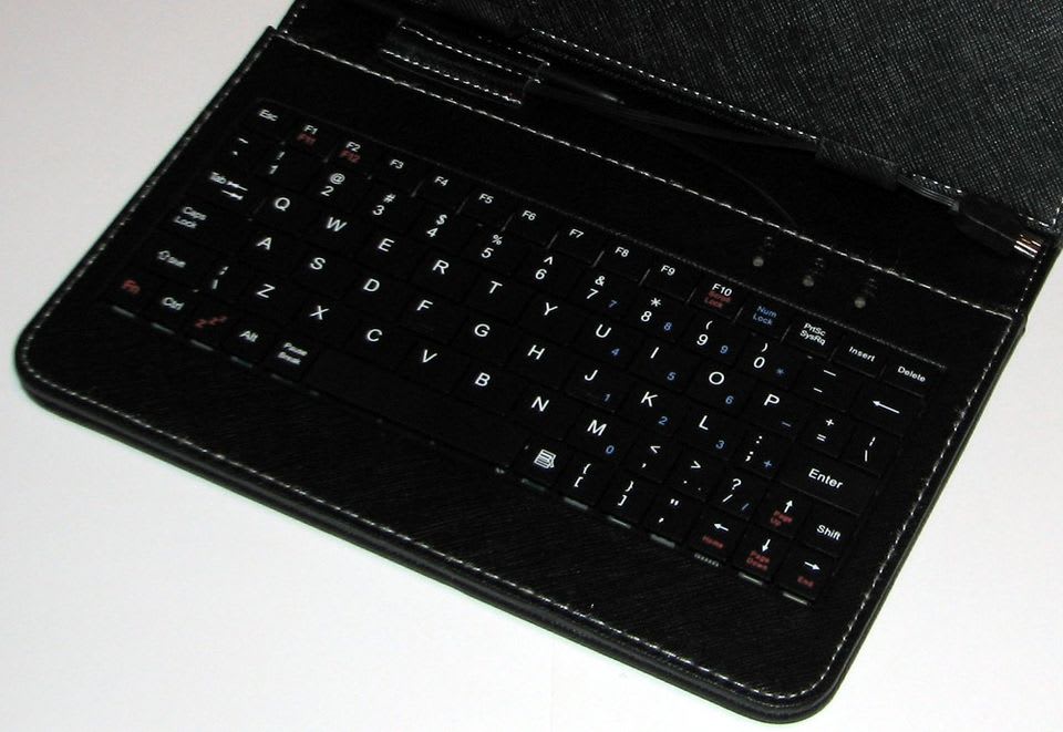 husa-cu-tastatura-mini-usb-pentru-tablete-de-7-inch5202.jpg
