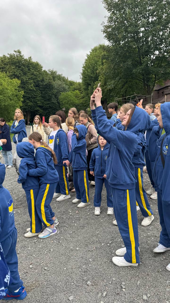 Sports equipment image 9