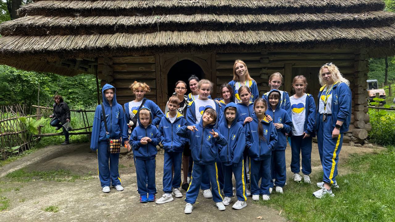 Sports equipment image 8