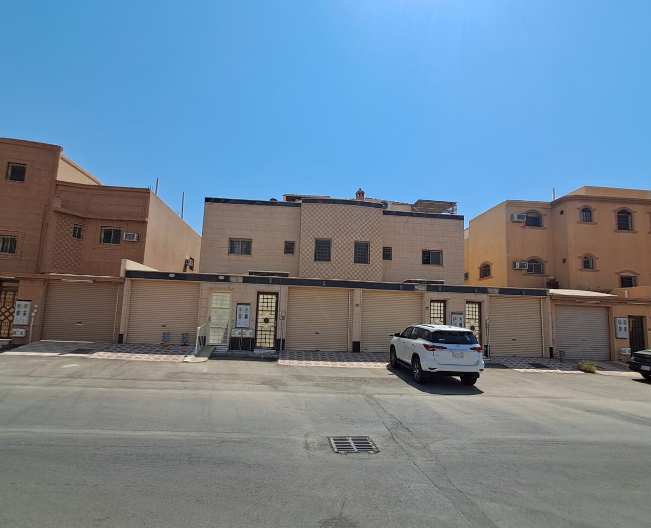 وحدة أرضية بحي الريان