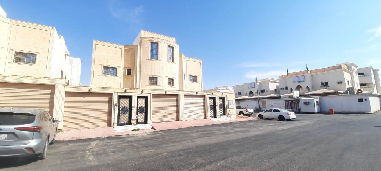 عمارة اربع وحدات بحي سلطانة الشرقية