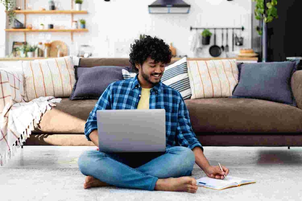 ফ্রিল্যান্সিং কী? নতুন হিসেবে ফ্রিল্যান্সিং শুরু করার সম্পূর্ণ গাইডলাইন