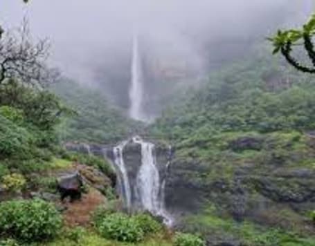 Nanemachi waterfall trek