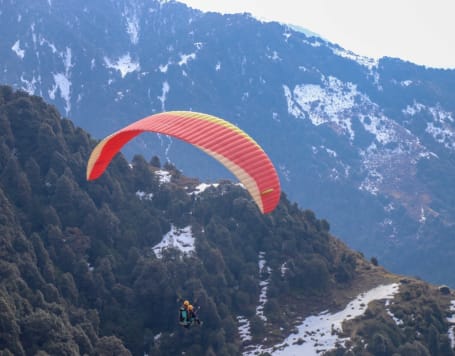 Triund Trek with Mcleodganj & Bir Sightseeing Package from Delhi