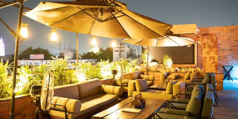 The EOS Bar & Bistro, Lucknow