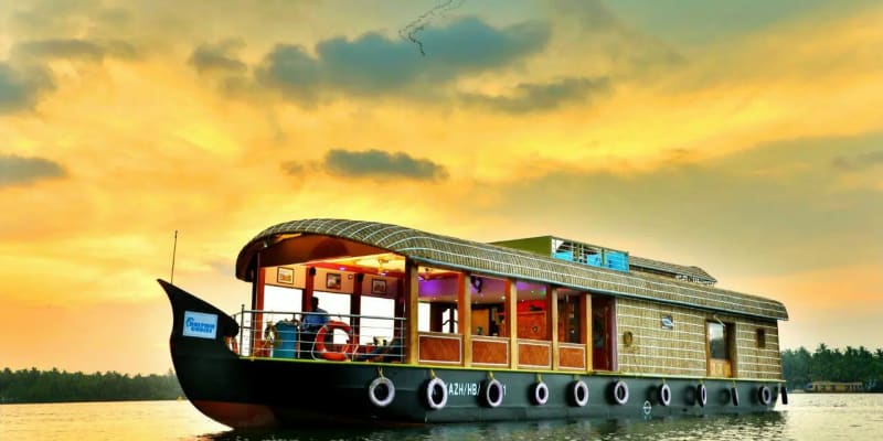 Houseboat Sunset Trip