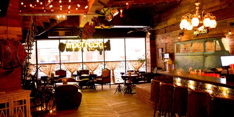 Imperfecto, Noida