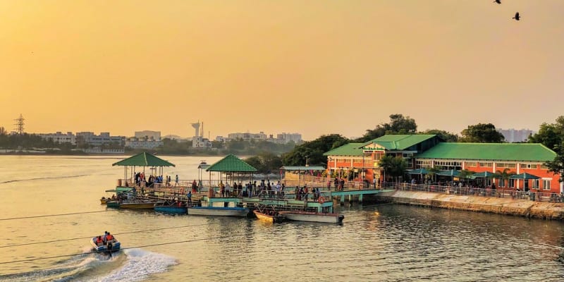 Muttukadu Boat House, Chennai: Romantic Boat Ride