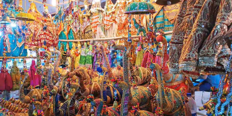 Shopping in Anjuna Flea Market on Wednesday