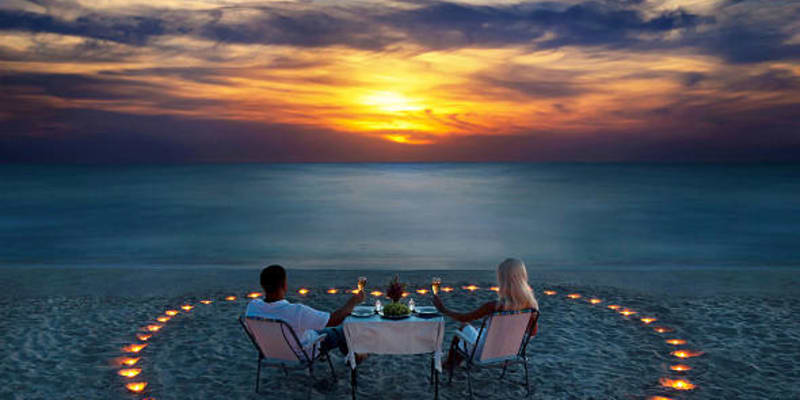Candlelight dinner on the beach