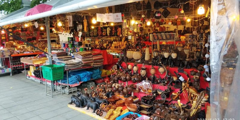 Pratumnak Night Market