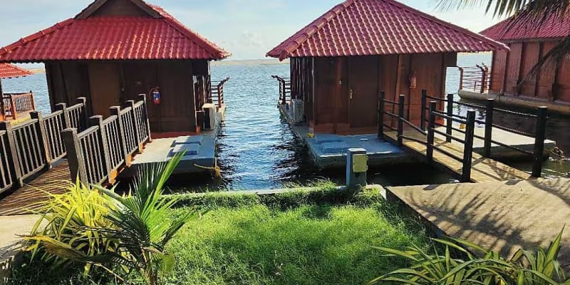 Poovar Island Resorts