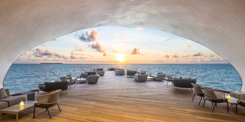 Feast͏ing Upon the Hills Beside Waves at Di Mare Restaura͏nt.