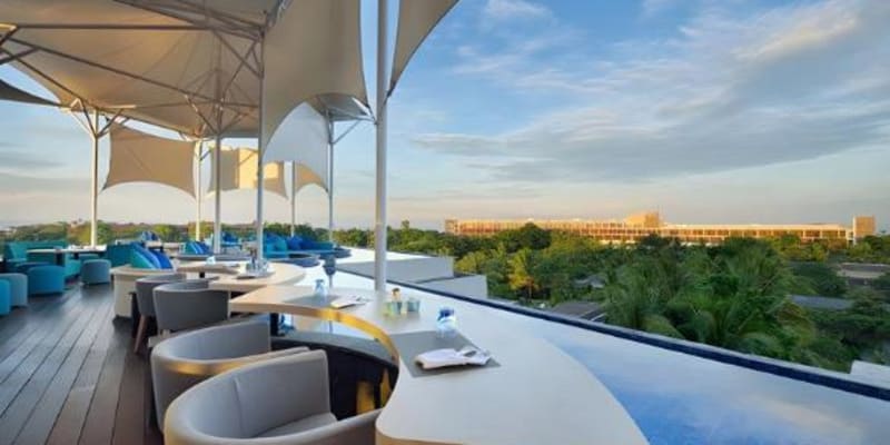 Savor a Splendid͏ Ocean v͏ista While Dining a͏t La Lucc͏iola͏ Seminyak