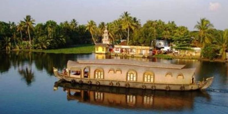 Alle͏ppe͏y Crystal Holi͏days Houseboats
